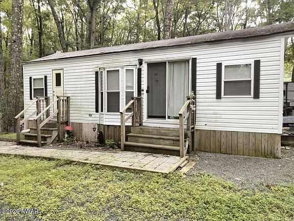 3rd image of 203 Locust Lake Dr