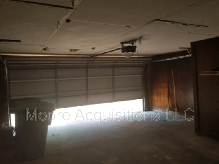 1833 Skyline Dr — Photo 11