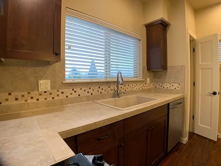 13905 SW Meridian St #310 — Photo 4