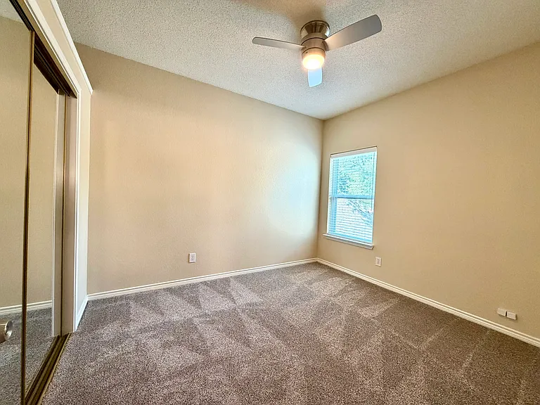 1410 Indian Lake Trl — Photo 18