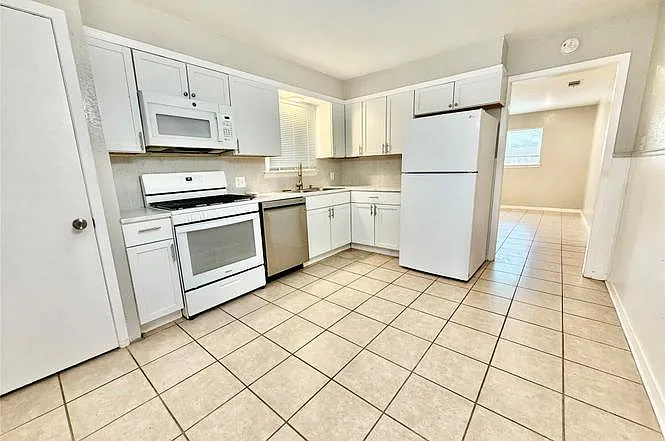 2201 Lanier Dr #B — Photo 6
