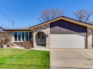 6410 W 89th Pl, Oak Lawn, IL