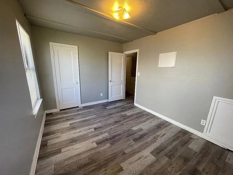 1015 E Arkansas St — Photo 9