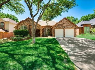 527 Westbury Dr, Grapevine, TX 76051