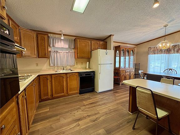 3rd image of 429 Vista Ln
