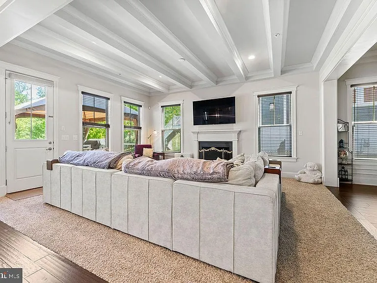 17243 Miss Packard Ct — Photo 43