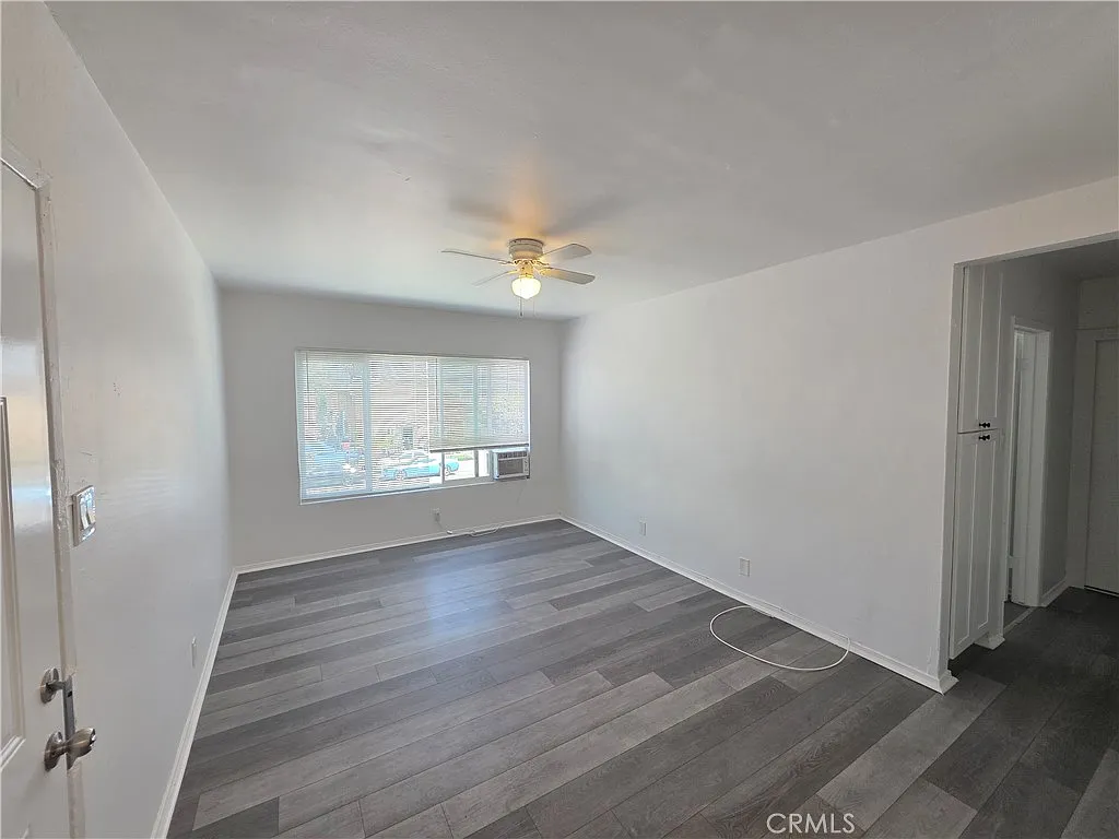 Building Photo - 262 E 79th St