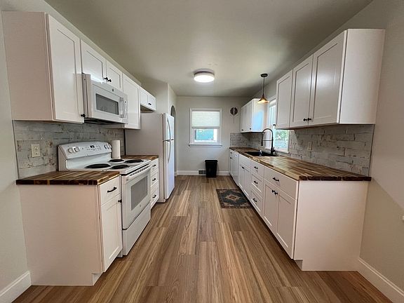 4th image of 1326 Van Buren St