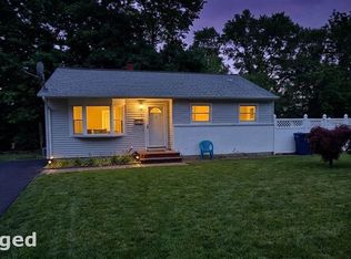 13 Berkshire Cir, Ansonia, CT 06401