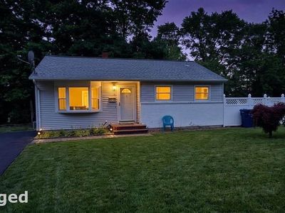 13 Berkshire Cir, Ansonia, CT, 06401