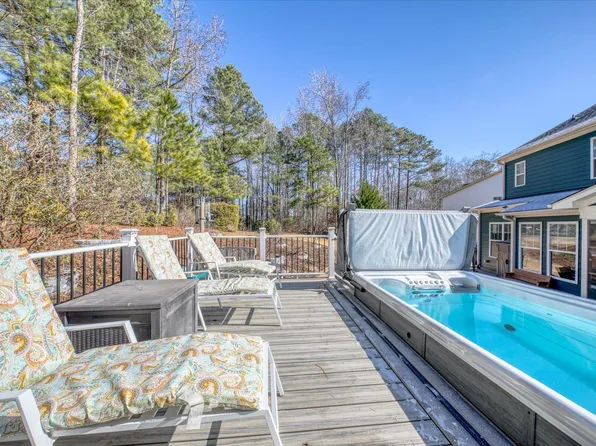 93 Woods Manor Ln, Clayton, NC 27527