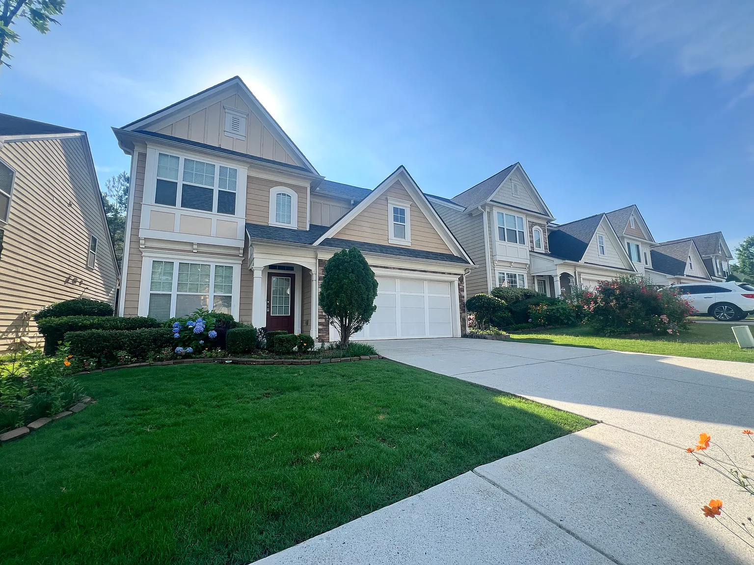 4 bed, 2.5 bath, 2505 sqft, $2,700 — Photo 1