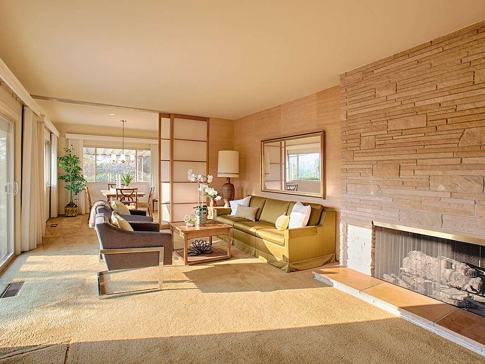 1st image of 1 Golden Hill Ct