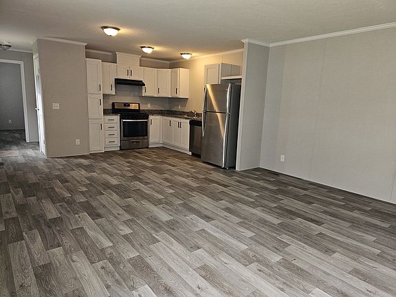 4th image of 855 W Jefferson St Lot 107