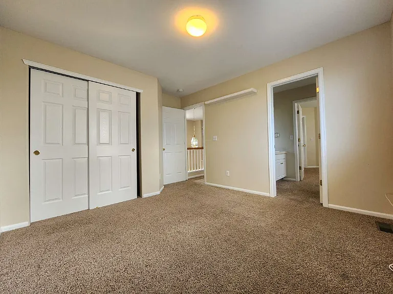 22359 E Lake Ln — Photo 35