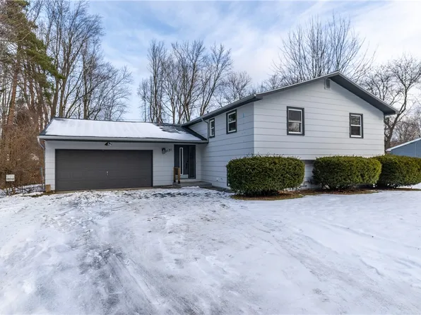 2131 Evergreen Ln, Ontario, NY 14519