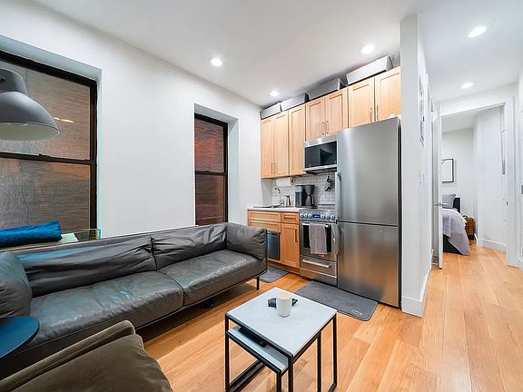 3rd image of 128 W 13th St #5X