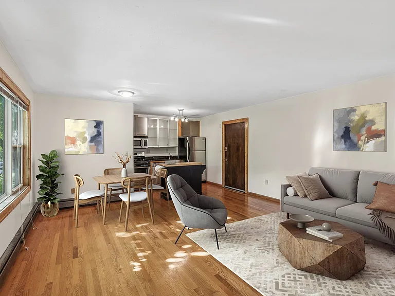 501 Ashland Ave — Photo 2