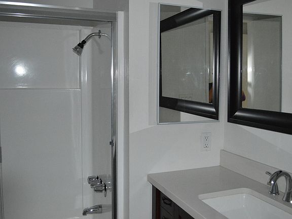 4th image of 1441 Manhattan Beach Blvd #A