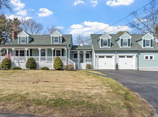 97 Hartwell Rd, Bedford, MA 01730