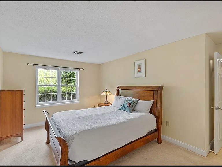 650 Brookside Dr #D — Photo 17