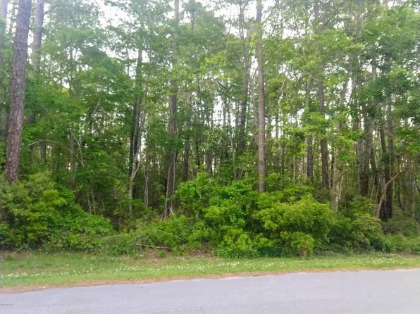 907 Crooked Creek Drive, New Bern, NC 28560