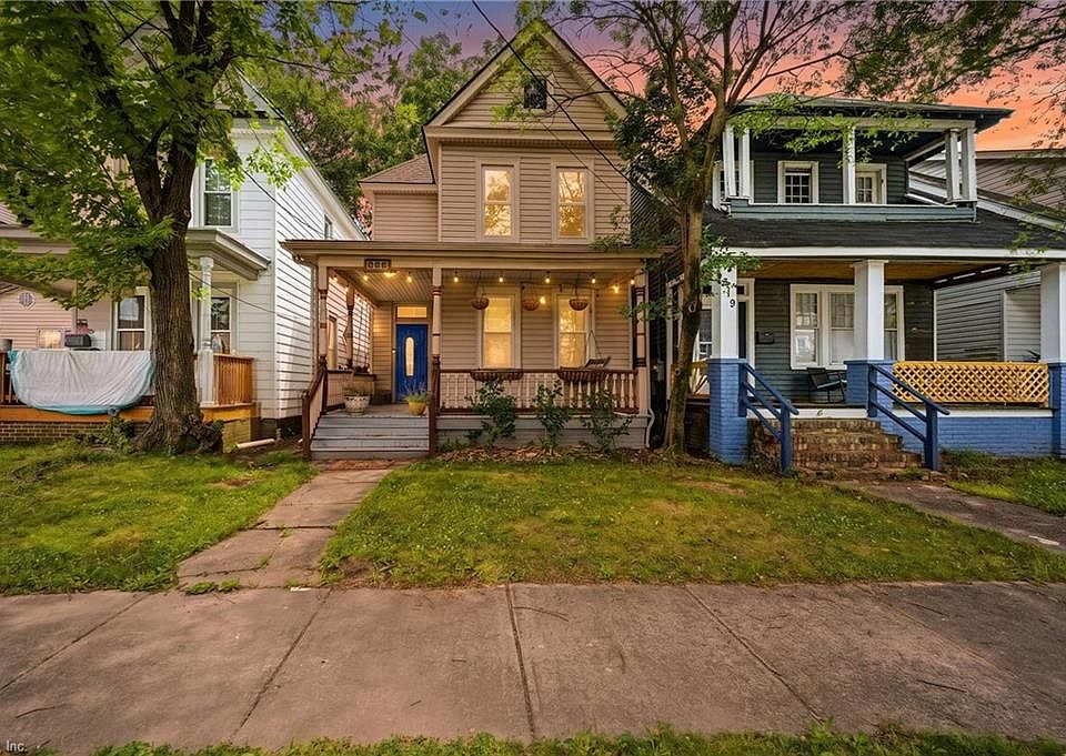 1st image of 317 W 31st St