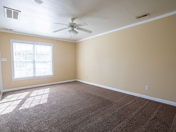3rd image of 305 Ashwood Dr