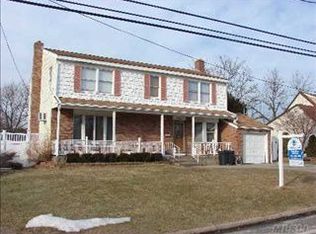 25 David Ln, Ronkonkoma, NY 11779