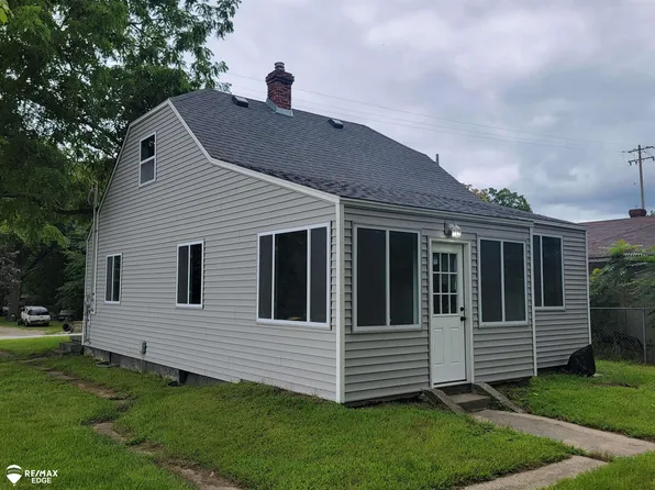 12040 Benson Rd, Mount Morris, MI 48458