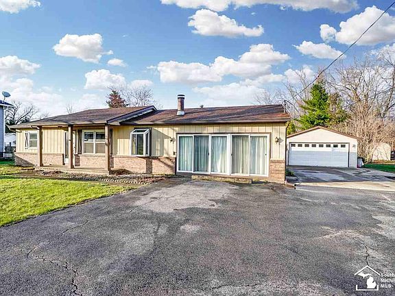 3rd image of 8245 Summerfield Rd