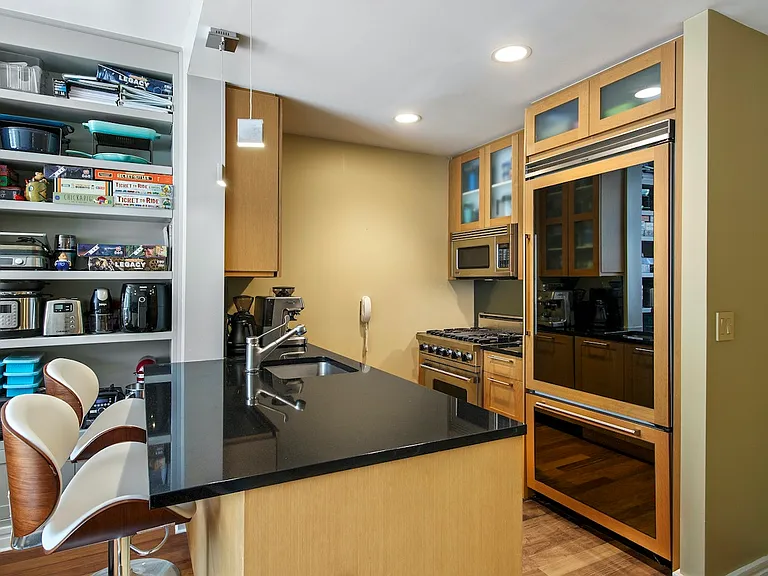 200 W End Ave #6M — Photo 4