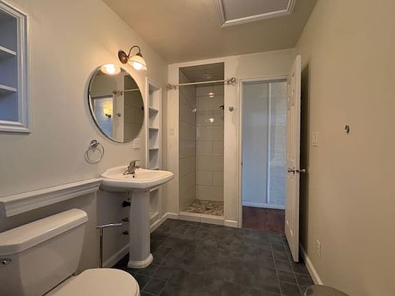 5th image of 1161 E Wilson Ave #1