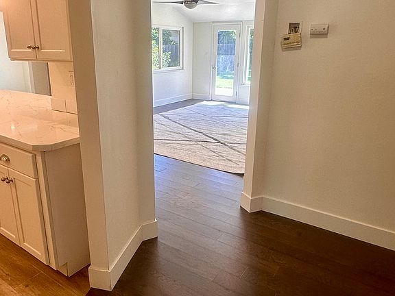 4th image of 1332 Gladstone Dr