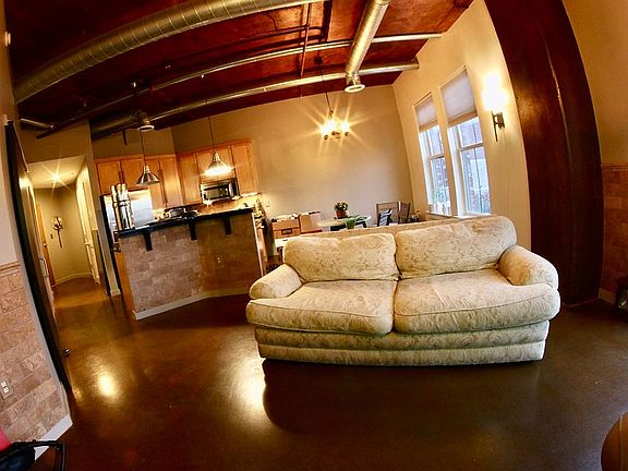2nd image of 927 S Main St Unit 409