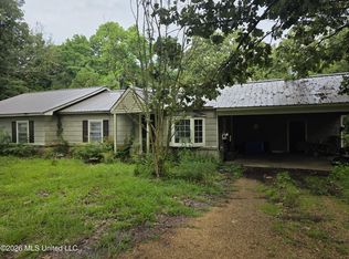 2122 New Hope Rd, Columbus, MS 39702