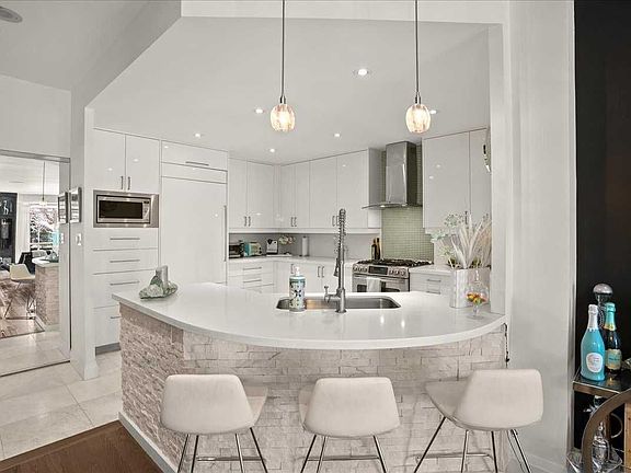3rd image of 80 Palace Pier Ct #105