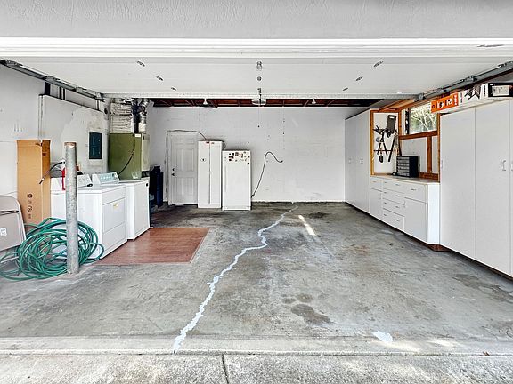 4th image of 5556 Griffin St