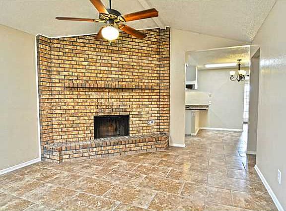 3rd image of 2317 Lake Victoria Dr