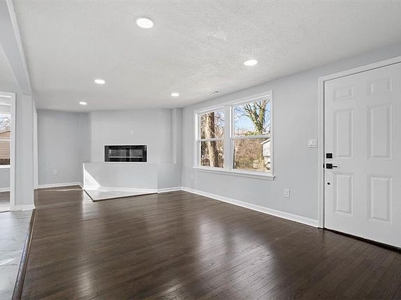 4th image of 5425 Hardy Ave