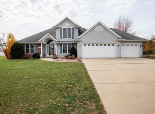 834 Stone Church Ln, Geneseo, IL 61254