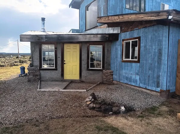 27 Blanco Rd, Tres Piedras, NM 87577
