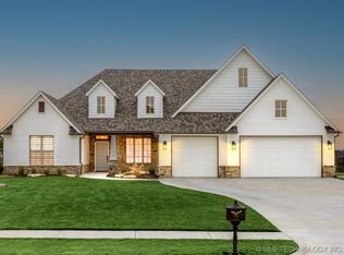 19106 E Beecher Ct, Owasso, OK 74055