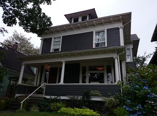 615 17th Ave E, Seattle, WA 98112