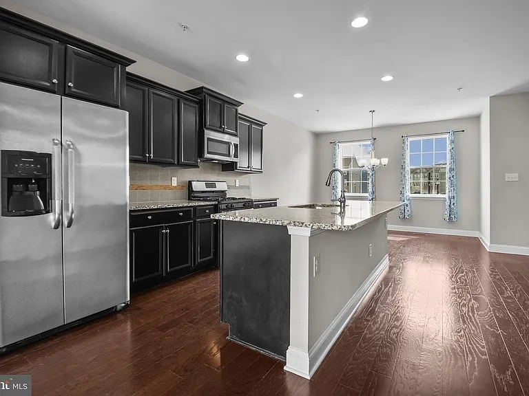 4648 Cambria Rd — Photo 2