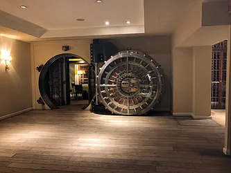 Rented by Metropolis Real Estate of Manhattan