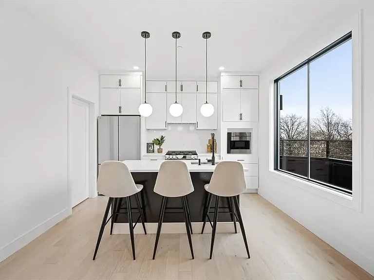 490 Bennington St #7 — Photo 7