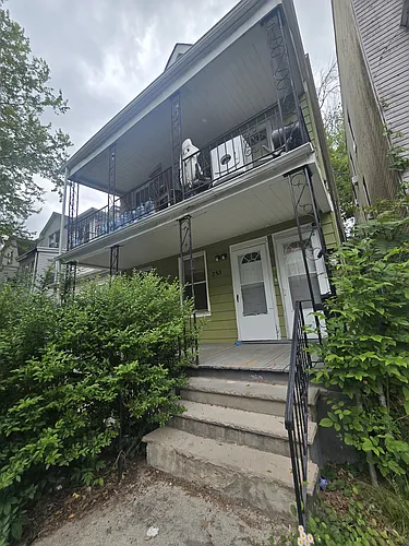 253 Amherst St Photo 1