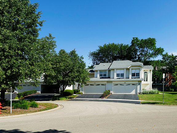 3rd image of 606 Sturnbridge Ln
