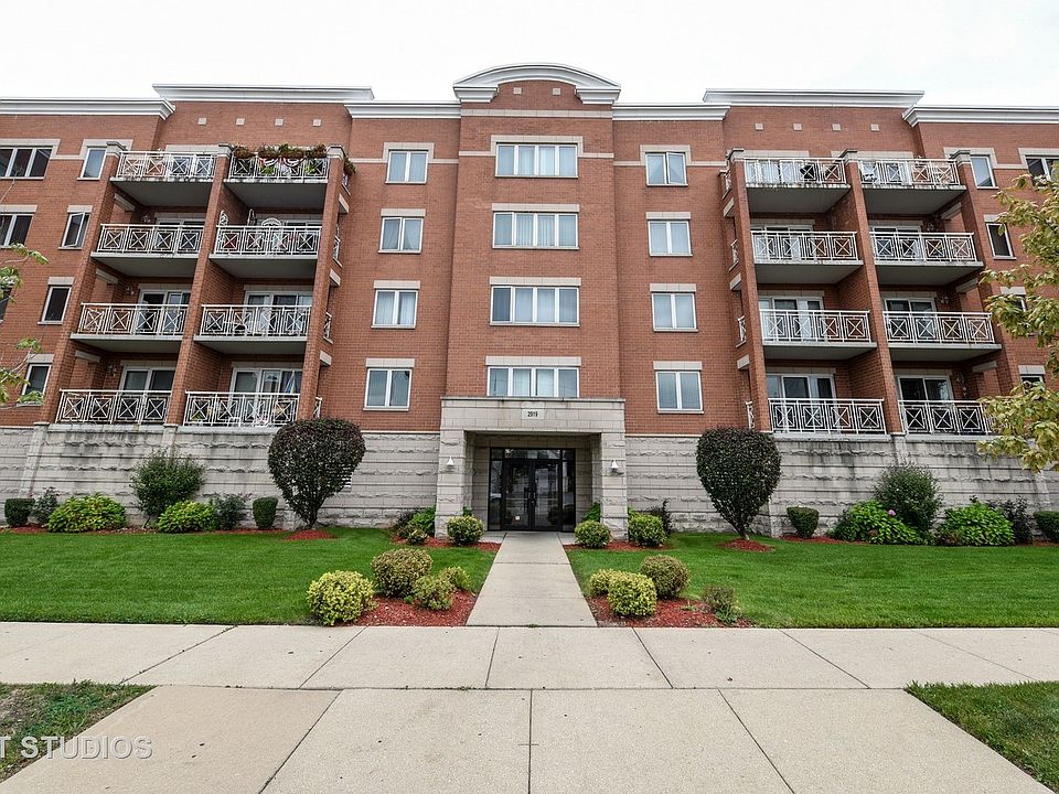 1st image of 2919 N Harlem Ave APT 305